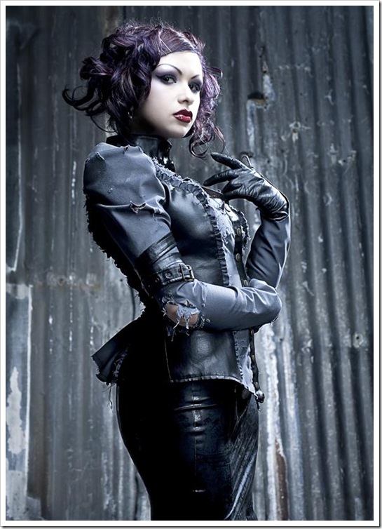Some gothic girl pictures for our pleasure today