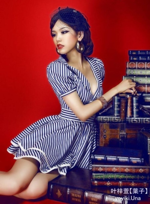 Not often I got Asian pinups, have to change that so a little post here to ...